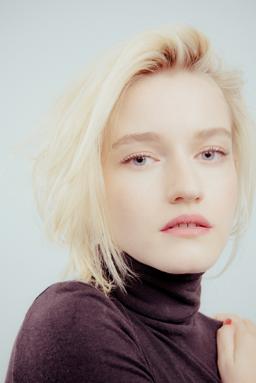 Julia Garner