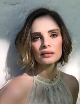 Gabrielle Anwar