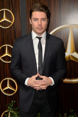 Josh Henderson