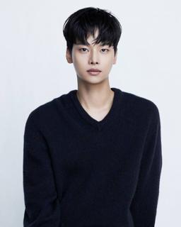 Hak-Yeon Cha