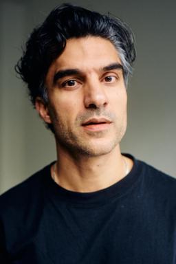 Farzad Farzaneh