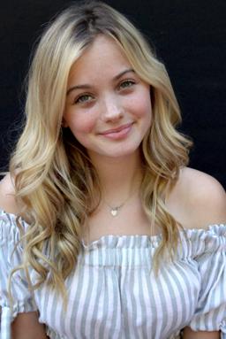 Isabella Betwee
