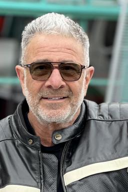 Gil Junger