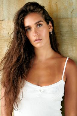 Izabel Pakzad