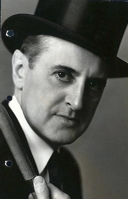 Taylor Holmes