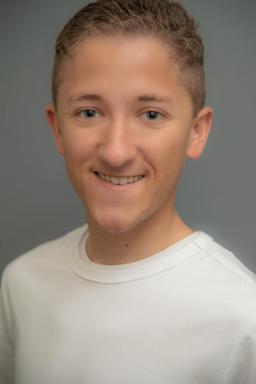 Nickolas Wolf