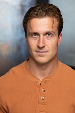 Alex Mills