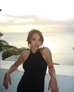 Mia Cruz