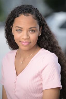 Nia Simons